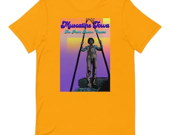 Muscatine Clammer Statue T-shirt