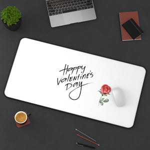 Valentine&#39;s Day Desk Mat - Romantic Office Decor, Gift for Her, Floral Mouse Pad, Personalized Workspace, Cute Desk Accessories