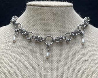 Handwoven Stainless Steel Chainmail Necklace | Freshwater Pearl Design