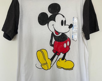 90s Disney Vintage Mickey Mouse T-shirt Large, Brand New with Sticker