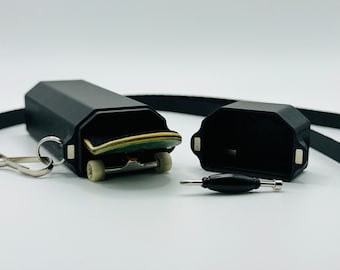 Pod 36x100mm w/ Lanyard - Jet Black - Fingerboard Case