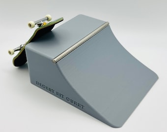 Quarter Pipe 4” - Stone Grey - Fingerboard Obstacle