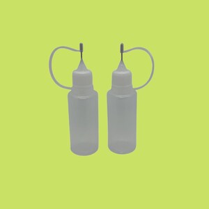 2 X 15ml Plastic Empty Squeezable Liquid Precision Tip Glue Applicator  Bottle for Reuse Crafts & Art Accessory DIY 
