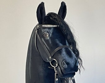 Hobby horse / Cheval bâton / Frison / Cache-oreilles / Sport ludique / Bonnet Noël hobby horse / Cheval de loisirs / Cheval de bataille