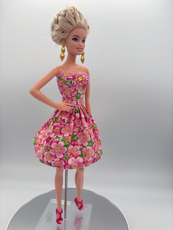 blush & gold cocktail dress barbie Pink Floral Strapless Doll – Handmade Summer Party Outfit In misses and some flashfree Style:No Shawl Cream and Gold Bridesmaid Barbie collector