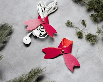 Organizador de cables de cuero con lazo navideño, envoltura de cables de cuero personalizada, brida para cables, soporte de cables de cuero, broches de cables de cuero, relleno de calcetines