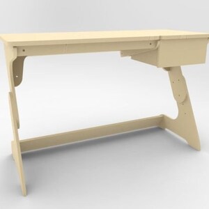 Puede incluir: Un escritorio de madera beige claro con un cajón incorporado. El escritorio tiene un diseño simple y moderno con una tapa rectangular y patas inclinadas.