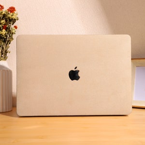 Beige Suede Leather Hard Cover for MacBook 13.6&quot; M2 Air A2681 2022 13&quot; Pro A2338 Macbook Pro 13 14 15 16 A2485 Air 13 12 inch Laptop Case