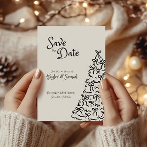 Plantilla de invitación para guardar la fecha de boda navideña, tarjeta de invitación para guardar la fecha con un árbol dibujado a mano, lazo con garabatos, tarjeta escrita a mano - CH3
