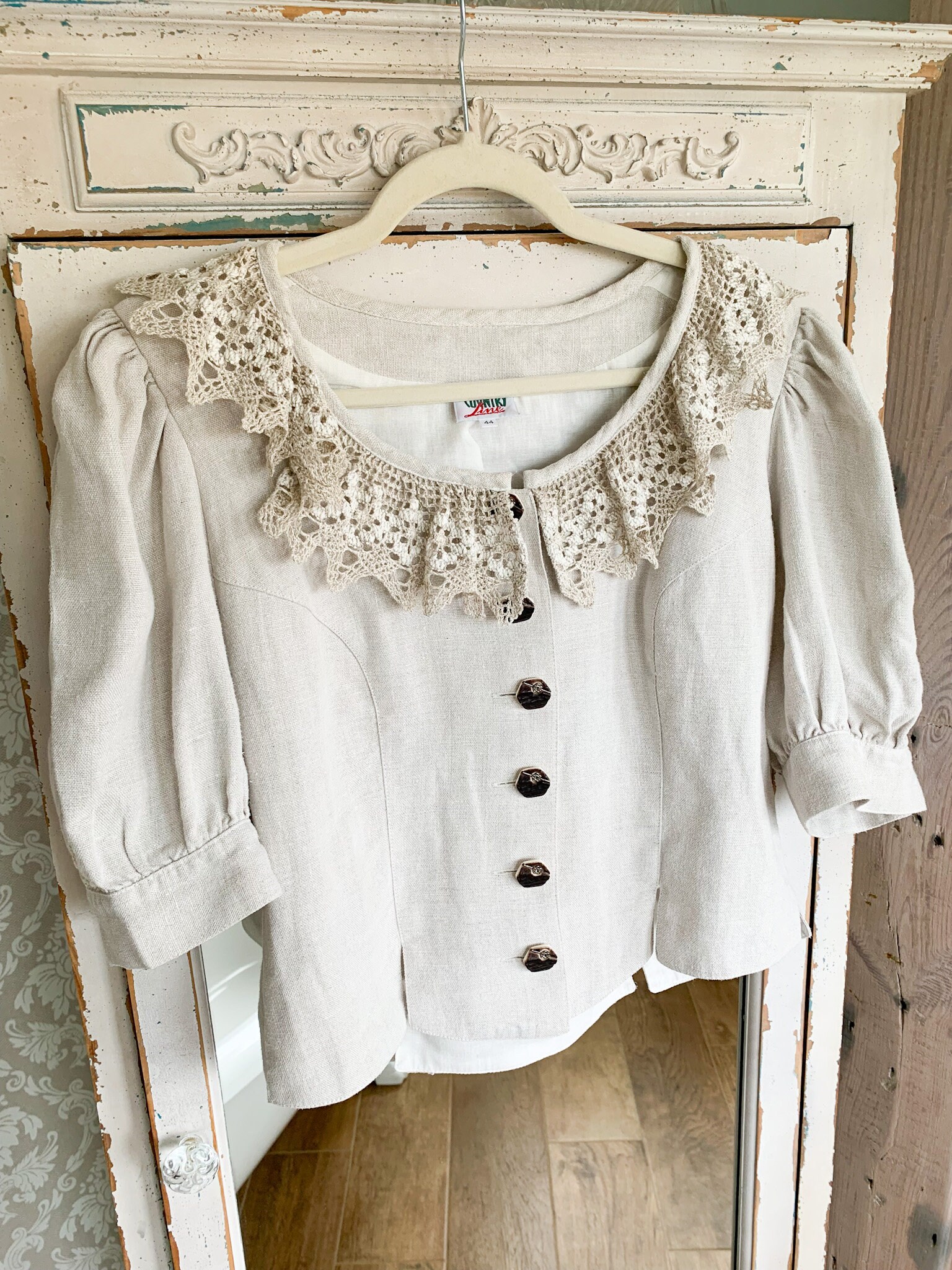 Vintage Traditional Blouse With Lace in Cream Made of 100