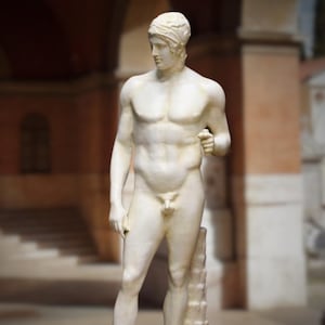 Sculpture of the god Ares. 100 cm (39.37 inches). Molded marble. Handcrafted in Spain. Neoclassical art. Decoration and gift ideas.