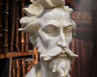 Busto de Don Quijote. 15.35in. Terminación en mármol. Fabricado en Europa
