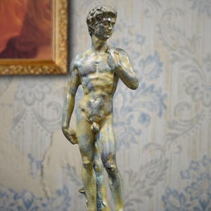 Skulptur David von Michelangelo. 30 cm hoch. Bronzeguss. Renaissance Kunstreproduktionen. Handgefertigt in Europa. Deko und Geschenk