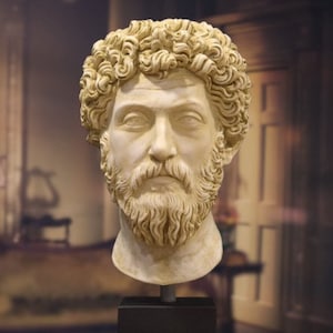 Büste des Mark Aurel (Ephesos). 60 cm. Stoischer Philosoph. Handgefertigt in Europa.