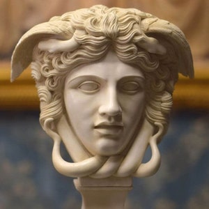 Medusa head. Conical base. 24 cm (9.45 in). Handmade in Europe.