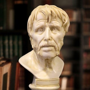 Busto de Séneca. Mármol moldeado. 16.53 in. Fabricado a mano en Europa.