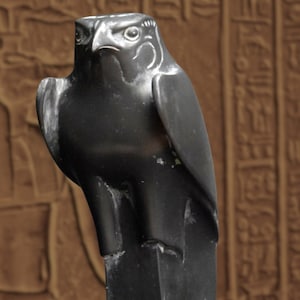 Horus. Height: 17cm (6.89in.) Egyptian reproductions. Handmade in Europe.