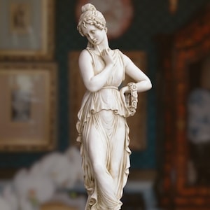 Statue &quot;Neoclassical Ballerina&quot;. 25.59in. (62.5 cm) Marble finish. Handmade in Spain