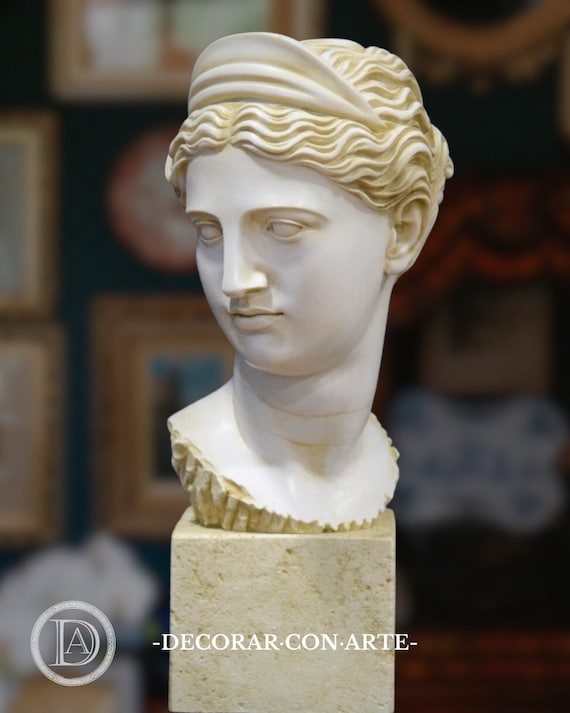 Amazon.com: Goddess Artemis Diana Greek Statue Hunting