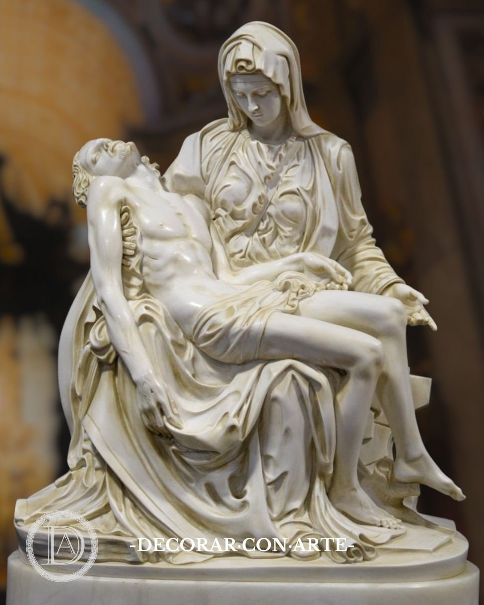 La Pietà by Michelangelo. Reproduction in molded Marble. 18.11 inches. (46 cm). Handmade in Spain. Reproductions of Renaissance art