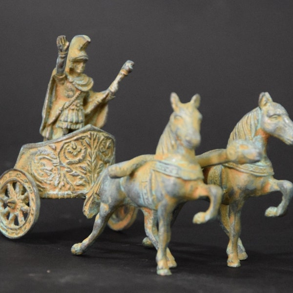 Quadriga. Roman Biga Figure. 14 x 9 cm (5.51 x 3.54 in). Cast Bronze Reproduction.  Ancient Rome figures. Handmade in Europe