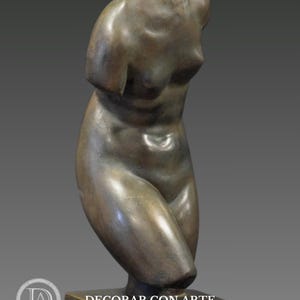 Torse de Vénus. Patine bronze. 39 cm. (15,35 po.) Fabriqué en Europe image 3