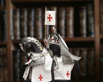 Figura de caballero templario hecha a mano. 35 cm (13,8 pulgadas). Decoración medieval.