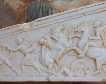 Greek bas-relief, war scenes. 49 x 27 cm (19.29 x 10.63 in). Molded marble reproduction. Handmade in Spain.