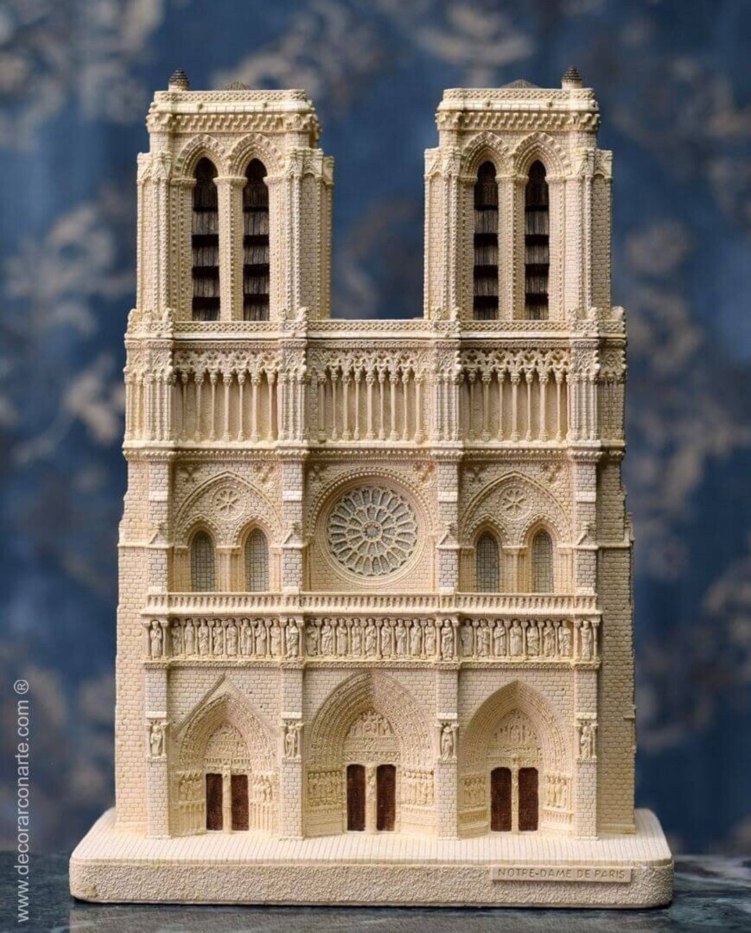 Notre Dame De Paris Facade Model. Height 25 Cm (9.8 Inches). Hand