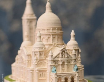 Handcrafted Alabaster Sacre Coeur Basilica Model. 15x12cm. (5.91x4.72 inches). Paris Monuments. Decorative Models
