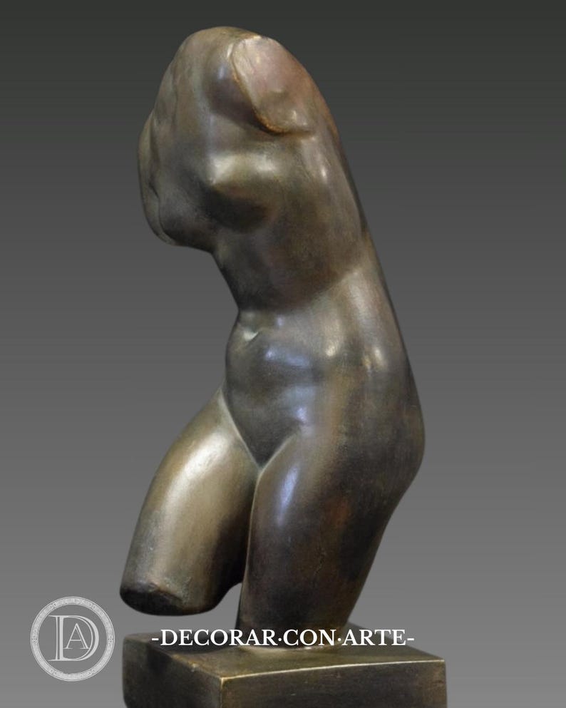 Torse de Vénus. Patine bronze. 39 cm. (15,35 po.) Fabriqué en Europe image 5
