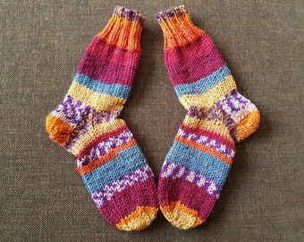 3 GRÖSSEN 25 26 28 29 32 33 dicke rot orange bunte Socken handgestrickt kindersocken Kinder