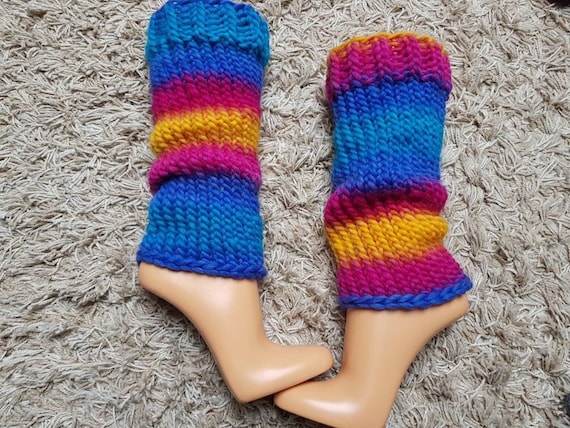 Weiche lila rot pink orange gelb bunt gestrickte Beinstulpen one