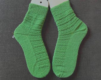 37 38 grüne Muster Socken Söckchen gestrickt handgestrickt Stricksocken