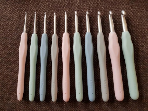 WÄHLEN pastell Soft Häkelhaken Häkelnadeln Ø 2mm 2,5mm 3mm 3,5mm 4mm 5mm 5,5mm 6mm 7mm 8mm 10mm haken Häkelnadel rosa hellblau xx