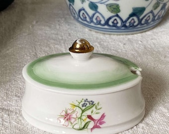 Small Vintage lidded porcelain salt dish 'Romance Green' from Susie Cooper England