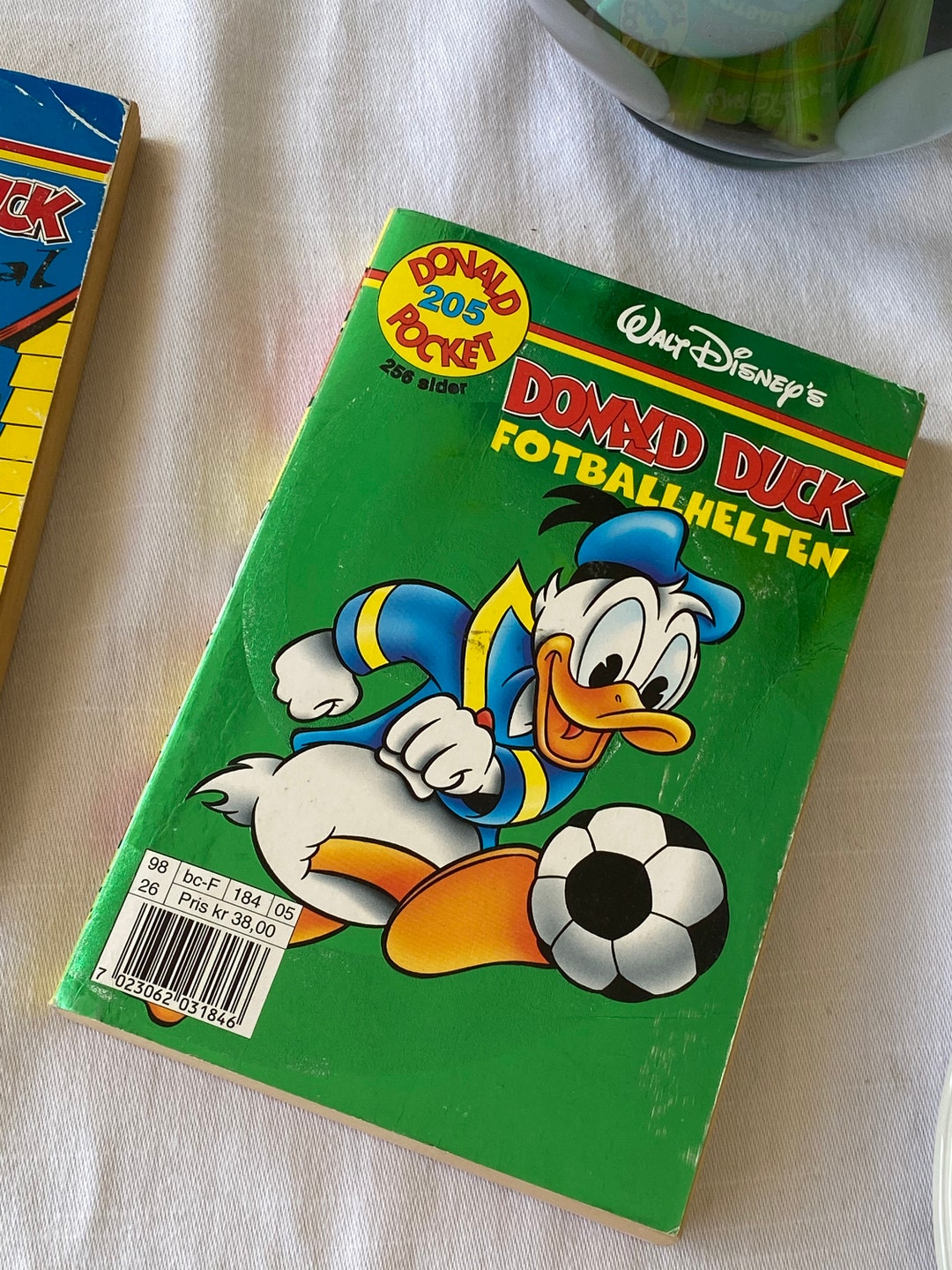 Vintage 1998 / Donald Duck Pocket Comic Book Disney No 205