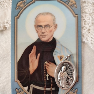 Maximilian Kolbe Medal & Prayer Card Gift Set patron Saint of Addiction Recovery Devotional imported Italian Medal