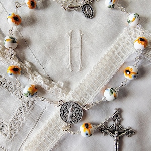 Car Rosary Catholic Driving Protection Prayer Beads Sunflower Design Religious Accessory Auto Dashboard Crucifix Decoration Vehicle Mirror
