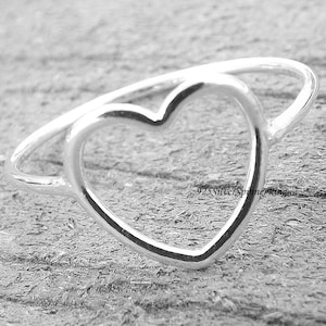 Silver Heart Band Ring, 925 Sterling Silver Dainty Heart Ring for Women, Minimalist Stackable Promise Ring, Gift for Her, Silver Lover Ring