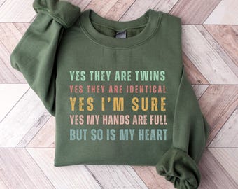 Bluza z kapturem dla mamy bliźniaków Bluza z kapturem dla mamy Zabawna koszulka dla mamy Moje ręce są pełne Prezent dla matki bliźniaków Sweter dla mamy bliźniaków Prezent na Dzień Matki Miłośnik kawy