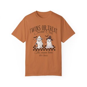 Camiseta de Halloween para mamá de gemelos, divertida camiseta de fantasma para mamá de gemelos, camiseta para revelar el embarazo de gemelos, regalo para baby shower para madre de gemelos, regalo de empuje imagen 6