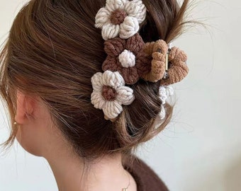 Gestrickte Blumen Haarspange, gehäkelte Haarspange, Haarschmuck für sie, Geschenk für sie, Retro große Haarspange, Fee Haarspange,