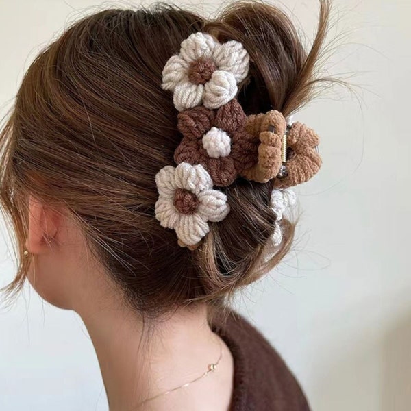 Pince à cheveux fleur tricotée, pince à cheveux au Crochet fleur, accessoires de cheveux pour elle, cadeau pour elle, pince à cheveux rétro grande, griffe de cheveux de fée,