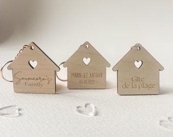 Aanpasbare sleutelhanger van houten huis, stel, Airbnb-verhuur, housewarming cadeau