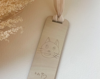 Marque page personnalisé en bois dessin enfant cadeau mamie maman parrain maîtresse papa papi