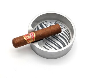 Cenicero grabado personalizado / Cenicero de aluminio personalizado para cigarros - Regalo único para fumadores, hombres, papás y esposos