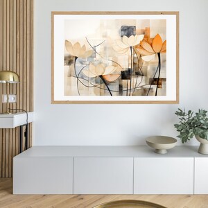 K&ouml;nnte beinhalten: Ein gerahmtes abstraktes Aquarellbild mit stilisierten Blumen in Beige-, Orange- und Braunt&ouml;nen. Die Blumen sind vor einem Hintergrund aus geometrischen Formen und Linien angeordnet.