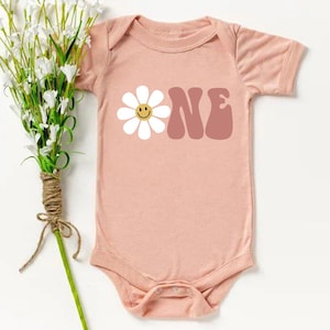 Daisy One Shirt, 1st Birthday Shirt , First Birthday Shirt, Birthday Party T-Shirt, Birthday Party Groovy Birthday Outfit,Girls 1st Bday Tee