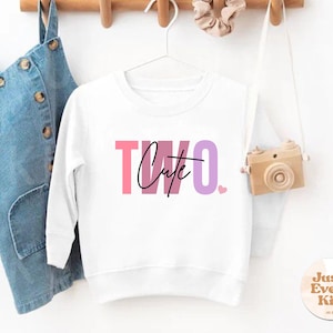 Cute Two Birthday Sweatshirt, 2nd Birthday Girl Outfit, Birthday Girl Sweater, Cute Birthday Girl Kids Jumper, Second Birthday Outfit